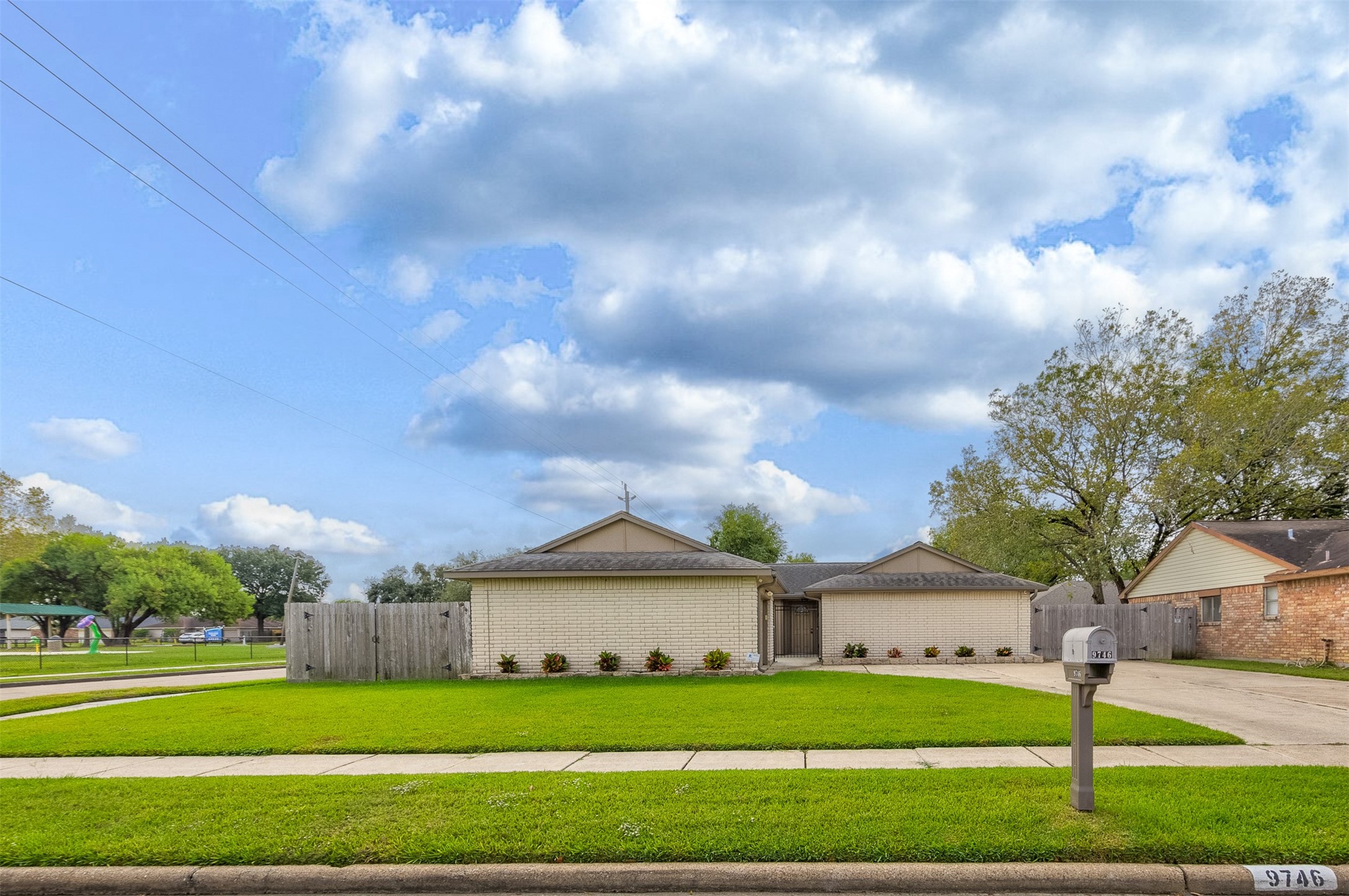 9746 Oakmont Drive La Porte TX 77571