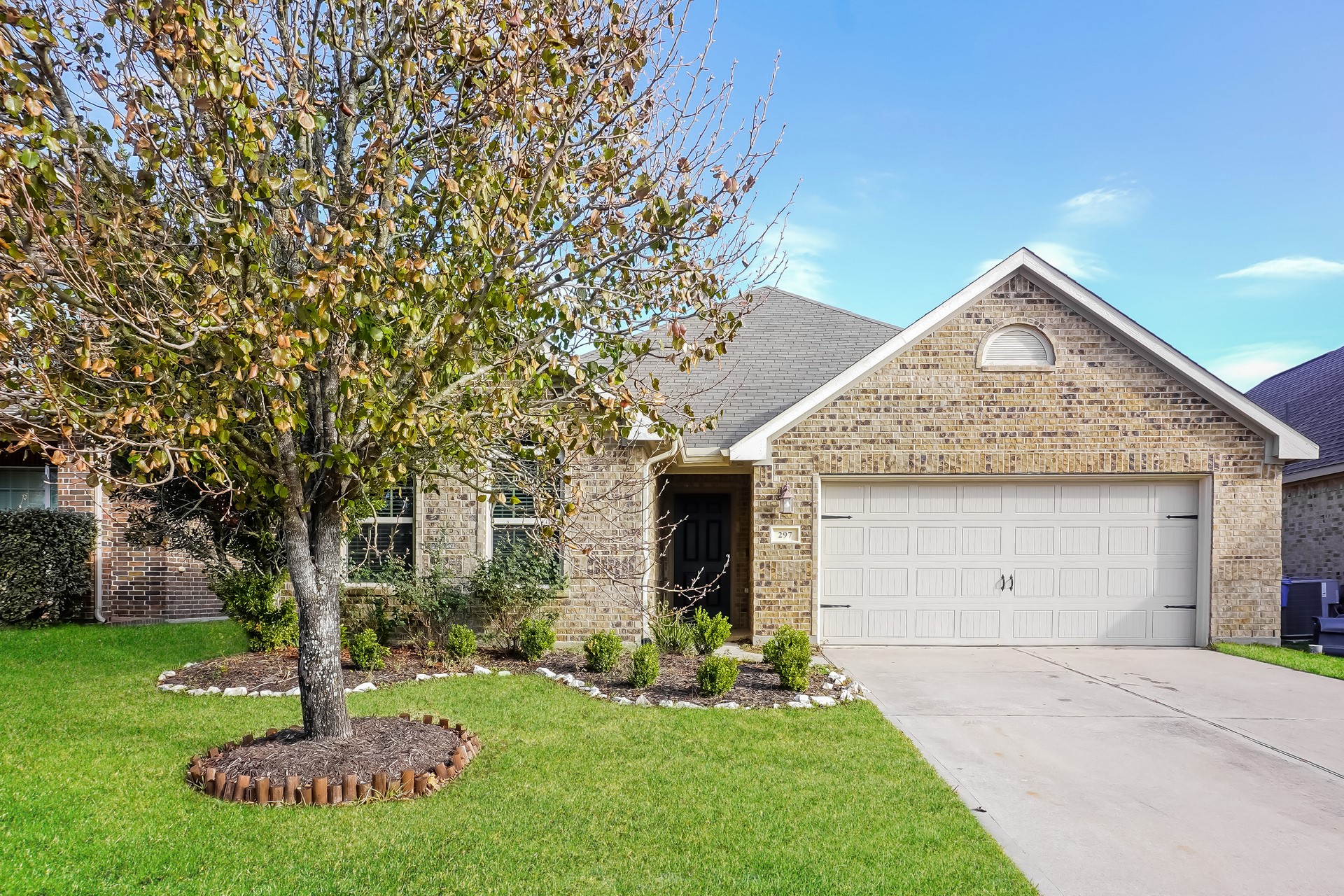 297 Country Crossing Circle Magnolia TX 77354