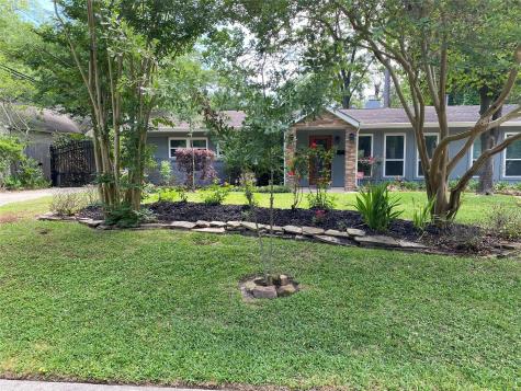 1320 Woodvine Drive Houston TX 77055