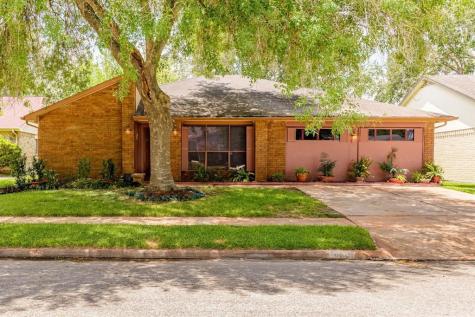 16818 Nina Drive Friendswood TX 77546