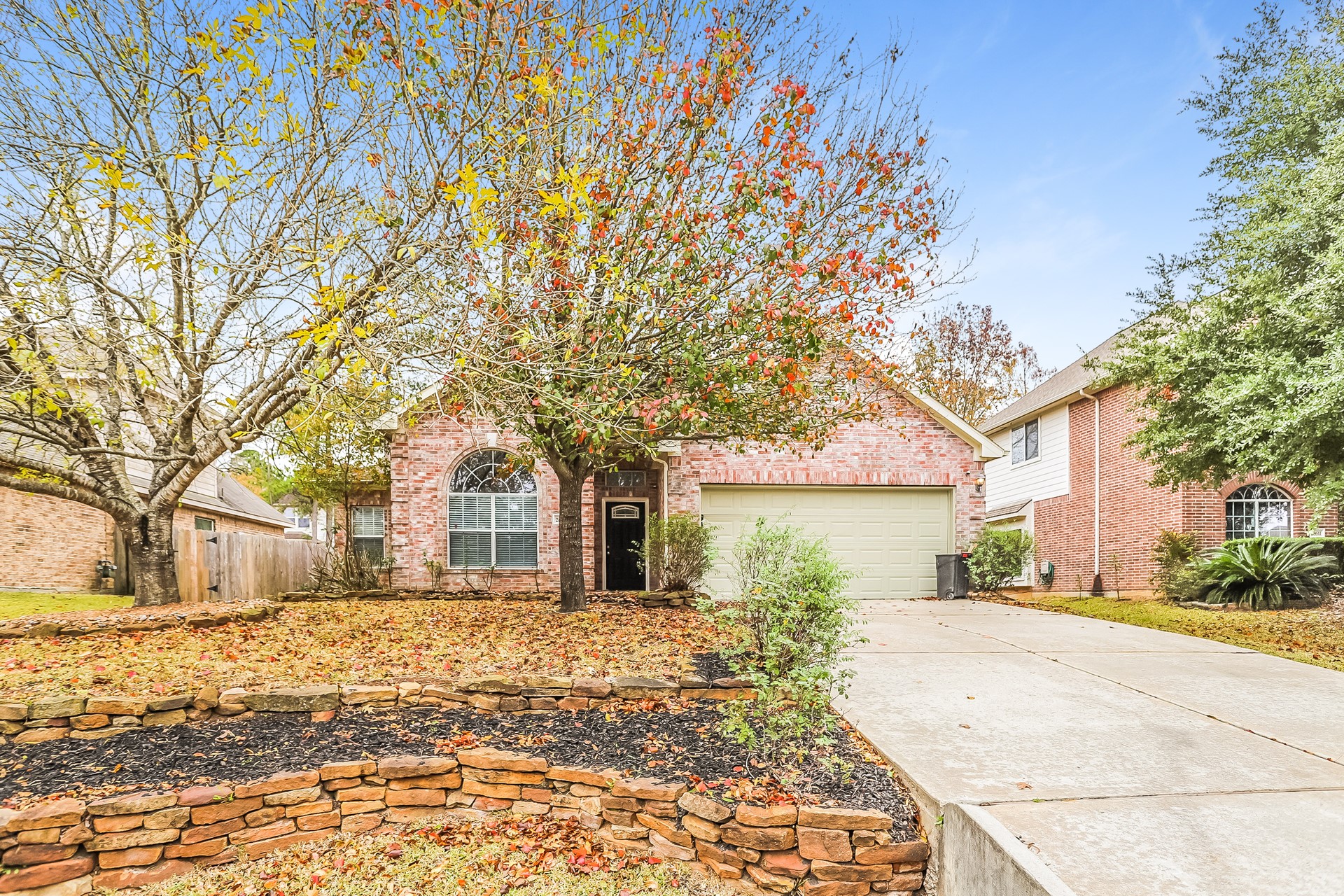 28607 Hidden Lake W Magnolia TX 77354