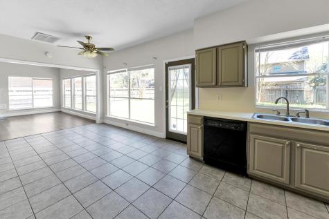 15614 Lago Villa Drive Tomball TX 77377