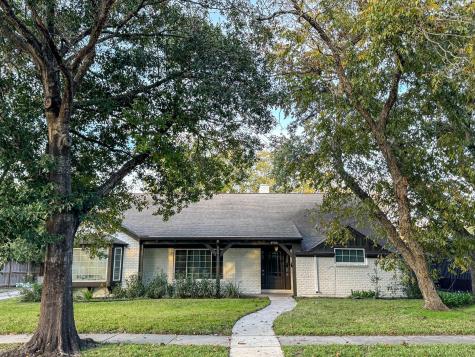 4906 Heatherglen Drive Houston TX 77096