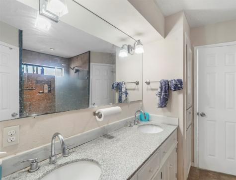 11738 Wickchester Lane Houston TX 77043