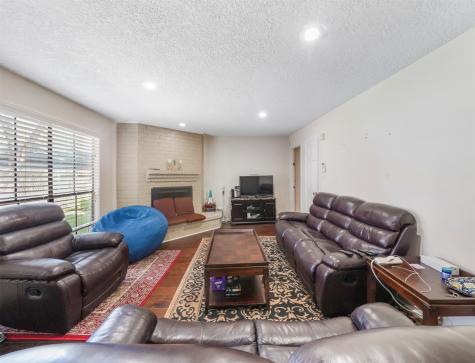 11738 Wickchester Lane Houston TX 77043