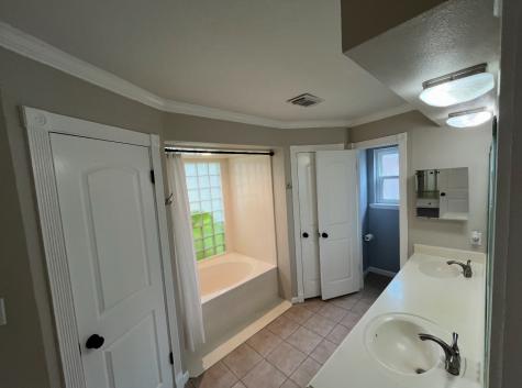 4 Kensington Court Conroe TX 77304