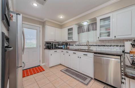 4 Kensington Court Conroe TX 77304