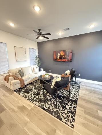 5527 Denmark Street B Houston TX 77028