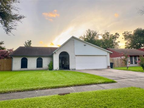10103 Lost Trail Street Houston TX 77088