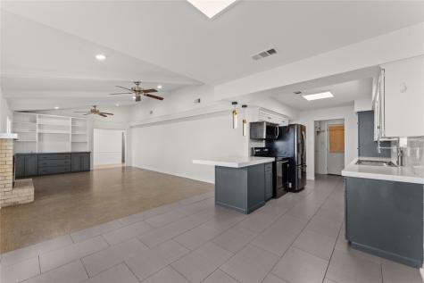 421 Hickory Ridge Drive El Lago TX 77586