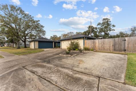 421 Hickory Ridge Drive El Lago TX 77586