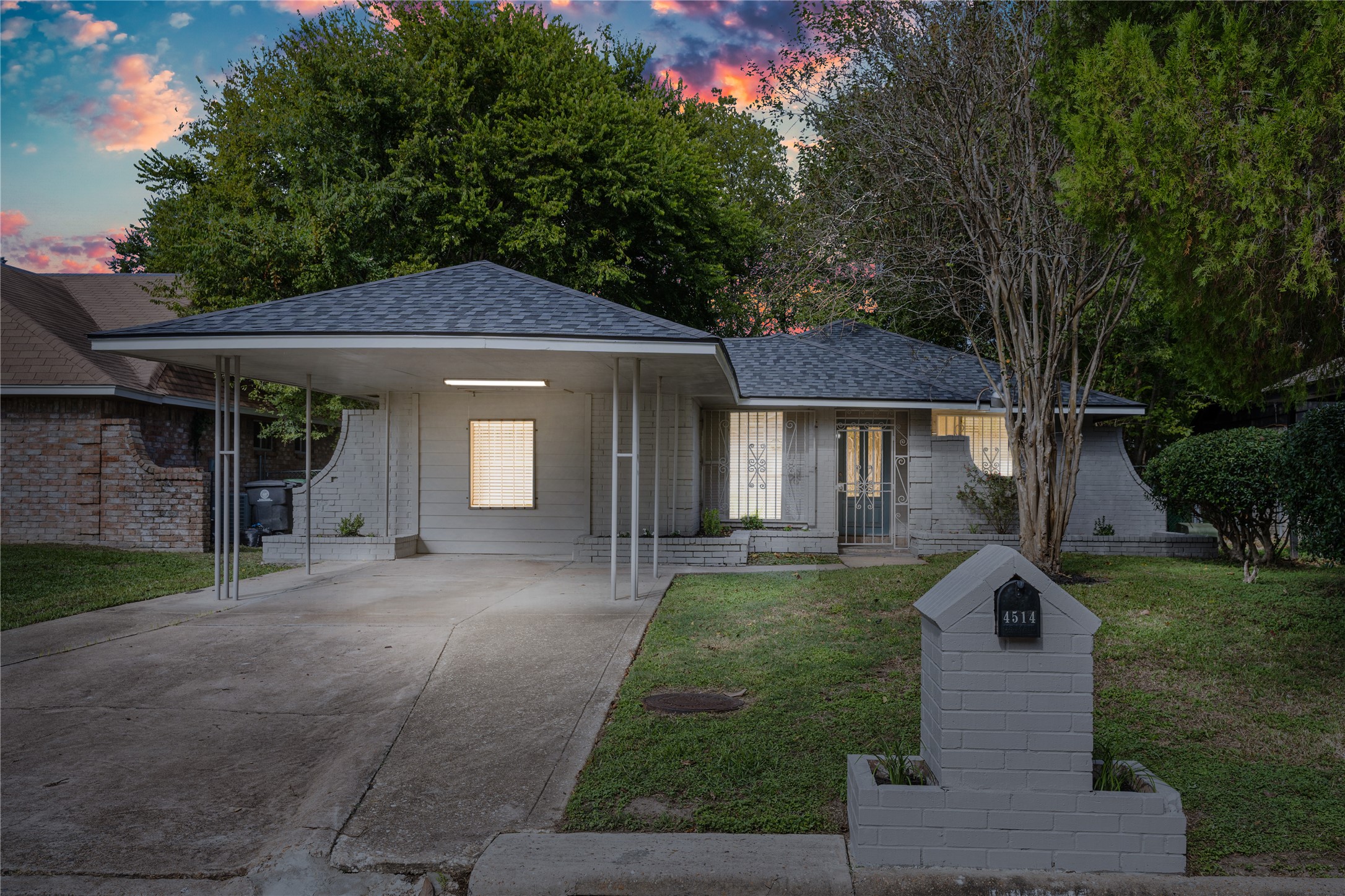4514 Oak Shadows Drive Houston TX 77091