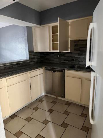 6201 Ranchester Drive 22 Houston TX 77036
