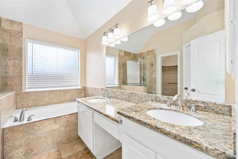 3317 Lakeway Lane Pearland TX 77584