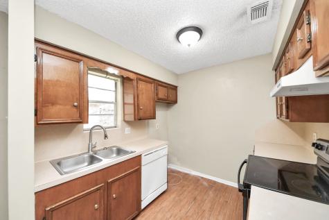 1006 Perry Street 100 Cleveland TX 77327