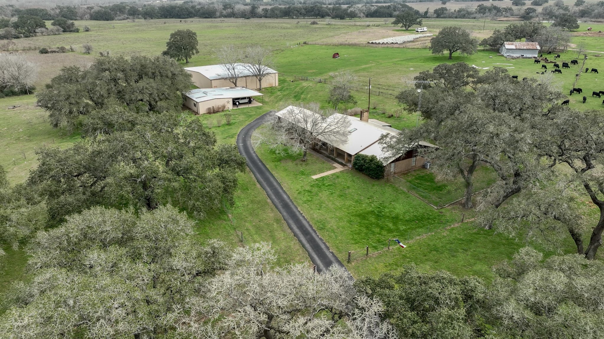 1235 County Road 390 Hallettsville TX 77964