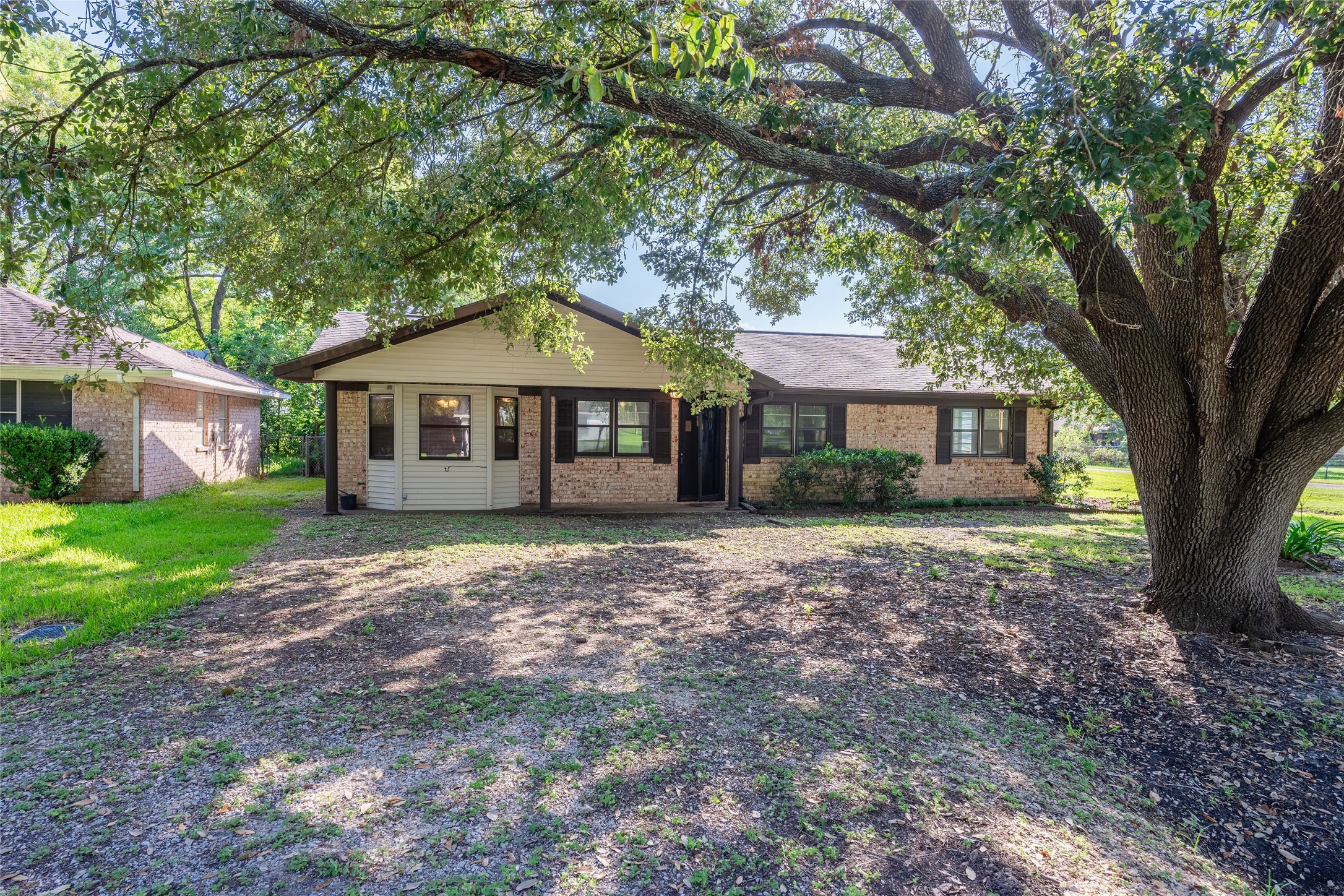 202 N 2nd Street Beasley TX 77417