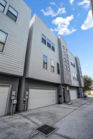2105 Hadley Street Houston TX 77003