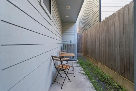 2105 Hadley Street Houston TX 77003