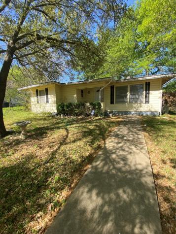 1318 Avenue N Huntsville TX 77340