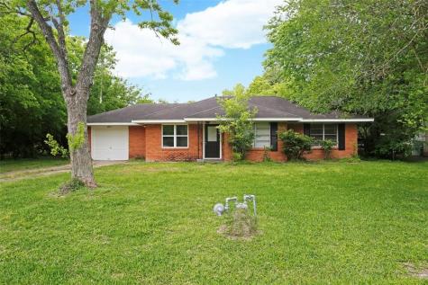 2450 W Shane Street Alvin TX 77511