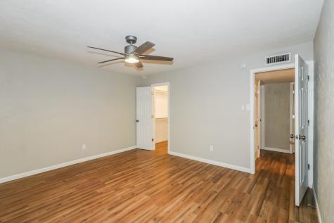 5102 Shadowridge Drive Houston TX 77053