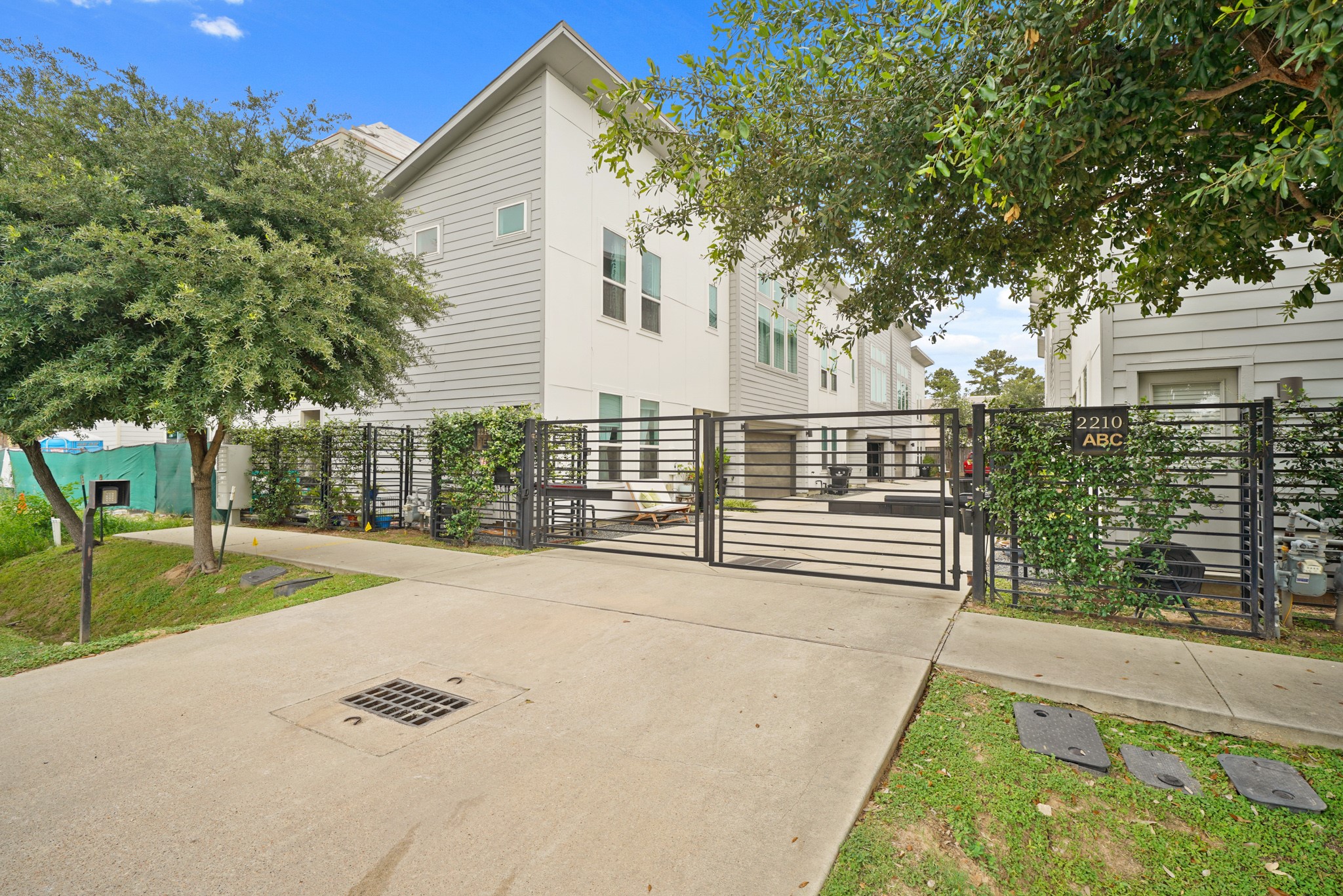2210 Lou Ellen Lane F Houston TX 77018
