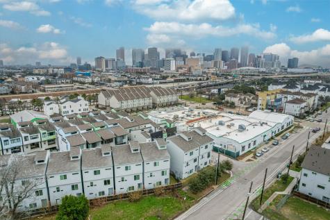 2136 Dennis Street Houston TX 77004