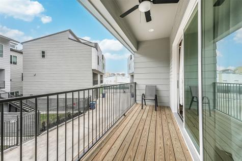 2136 Dennis Street Houston TX 77004