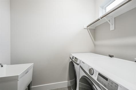 2136 Dennis Street Houston TX 77004