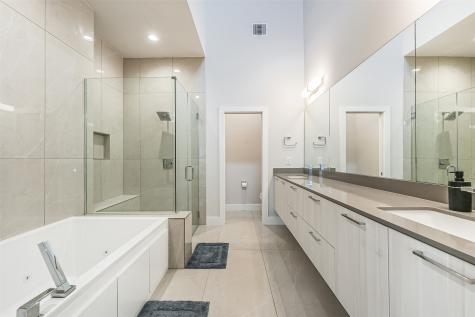2136 Dennis Street Houston TX 77004