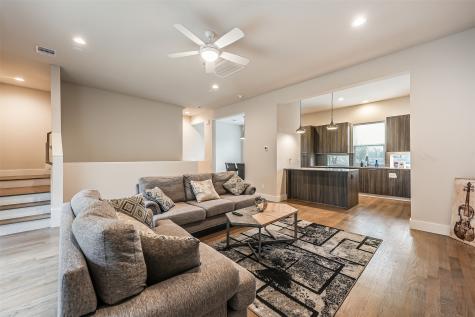 2136 Dennis Street Houston TX 77004