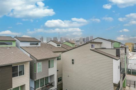2136 Dennis Street Houston TX 77004