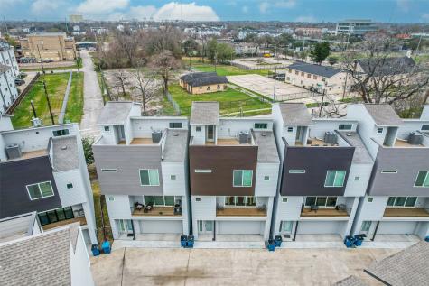 2136 Dennis Street Houston TX 77004