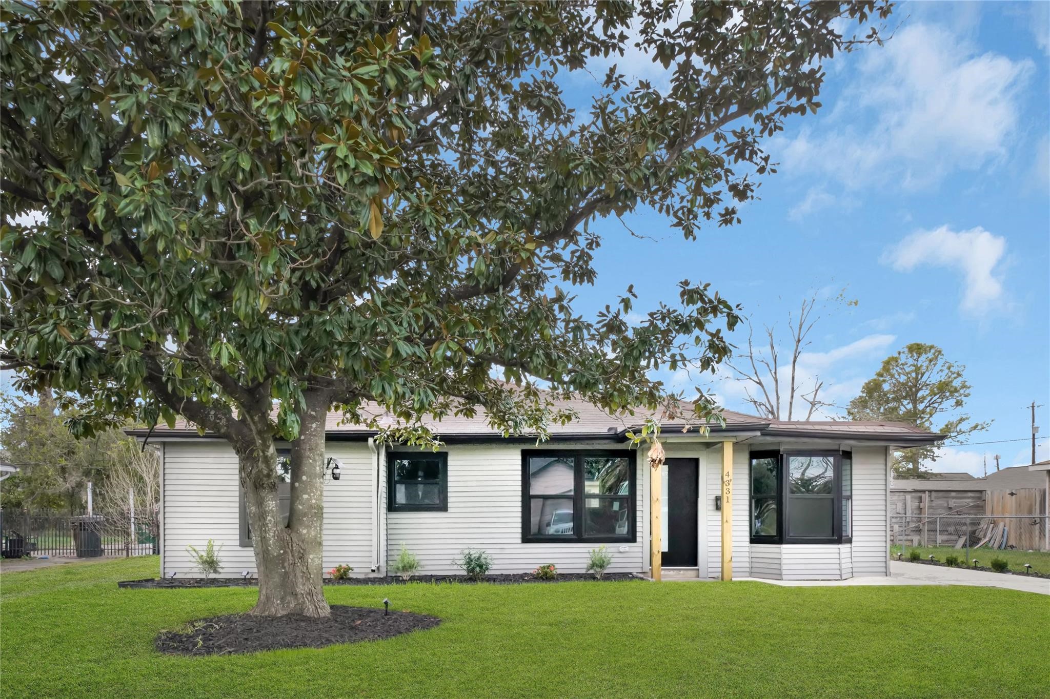 4331 Herridge Street Houston TX 77022