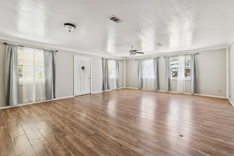 111 Lazy Trail Montgomery TX 77316