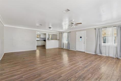 111 Lazy Trail Montgomery TX 77316