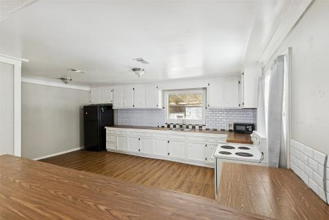 111 Lazy Trail Montgomery TX 77316