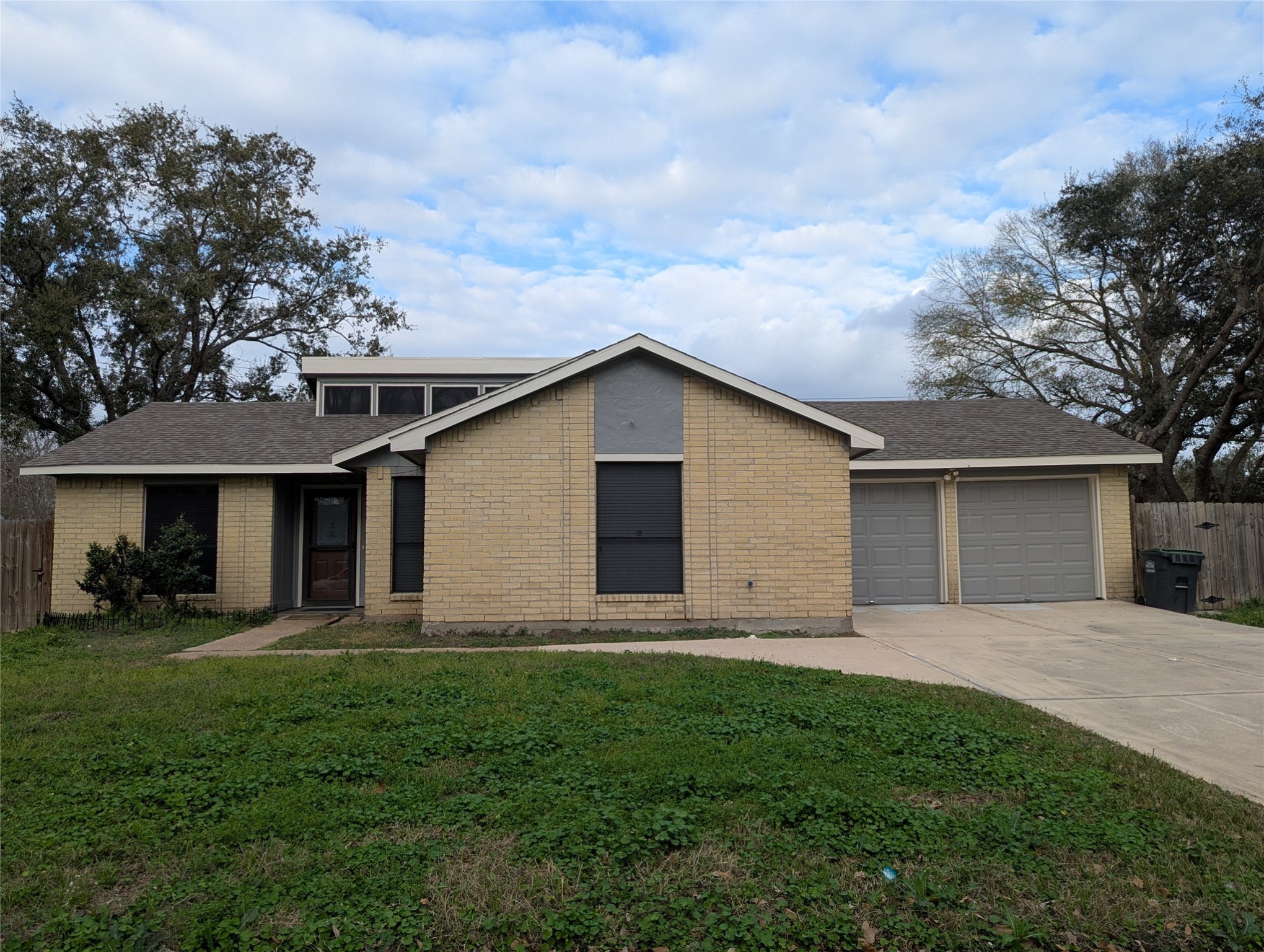 1601 Live Oak Hollow Street Pearland TX 77581