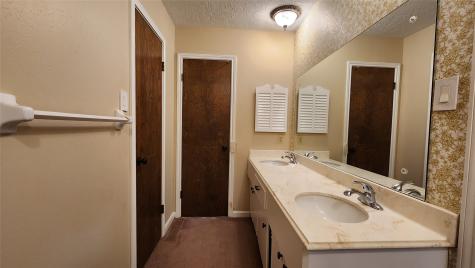 11710 N Petersham Drive Houston TX 77031