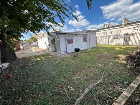1804 N Main Street Houston TX 77009