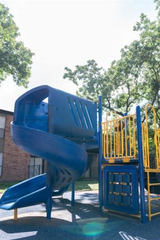 200 Hallow Tree Lane 1706-2 Houston TX 77090