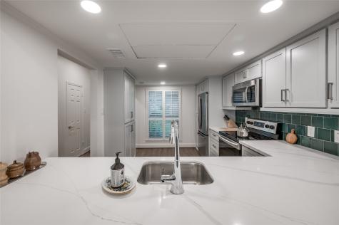 14723 Barryknoll Lane 107 Houston TX 77079