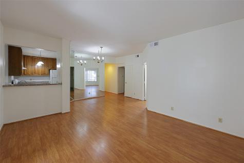 2209 S Braeswood Boulevard 32c Houston TX 77030