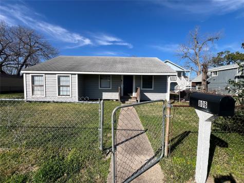 806 14th Avenue N Texas City TX 77590