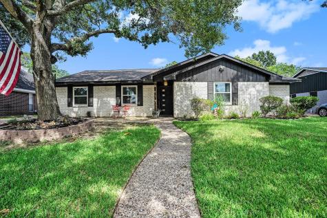 1602 Loch Lake Drive El Lago TX 77586