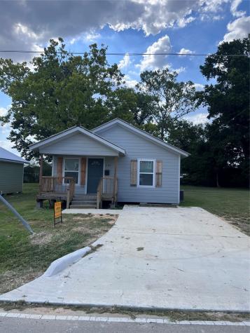230 S San Jacinto Avenue Cleveland TX 77327