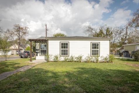 622 Gresham Street Baytown TX 77520