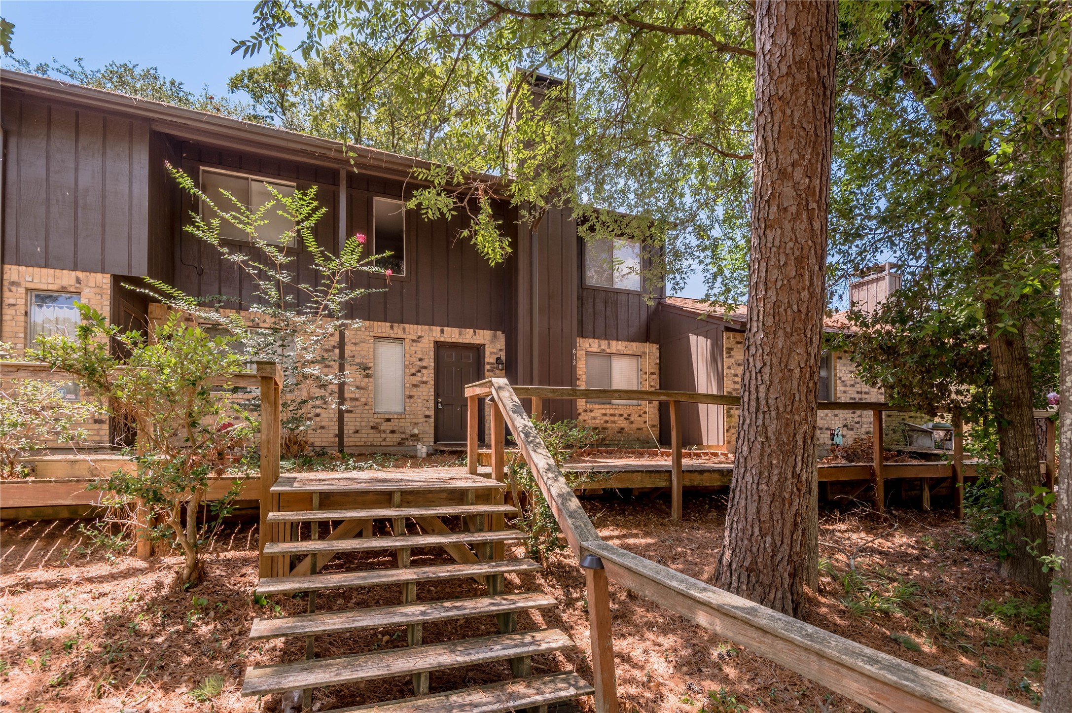 612 Hickory Street Huntsville TX 77320