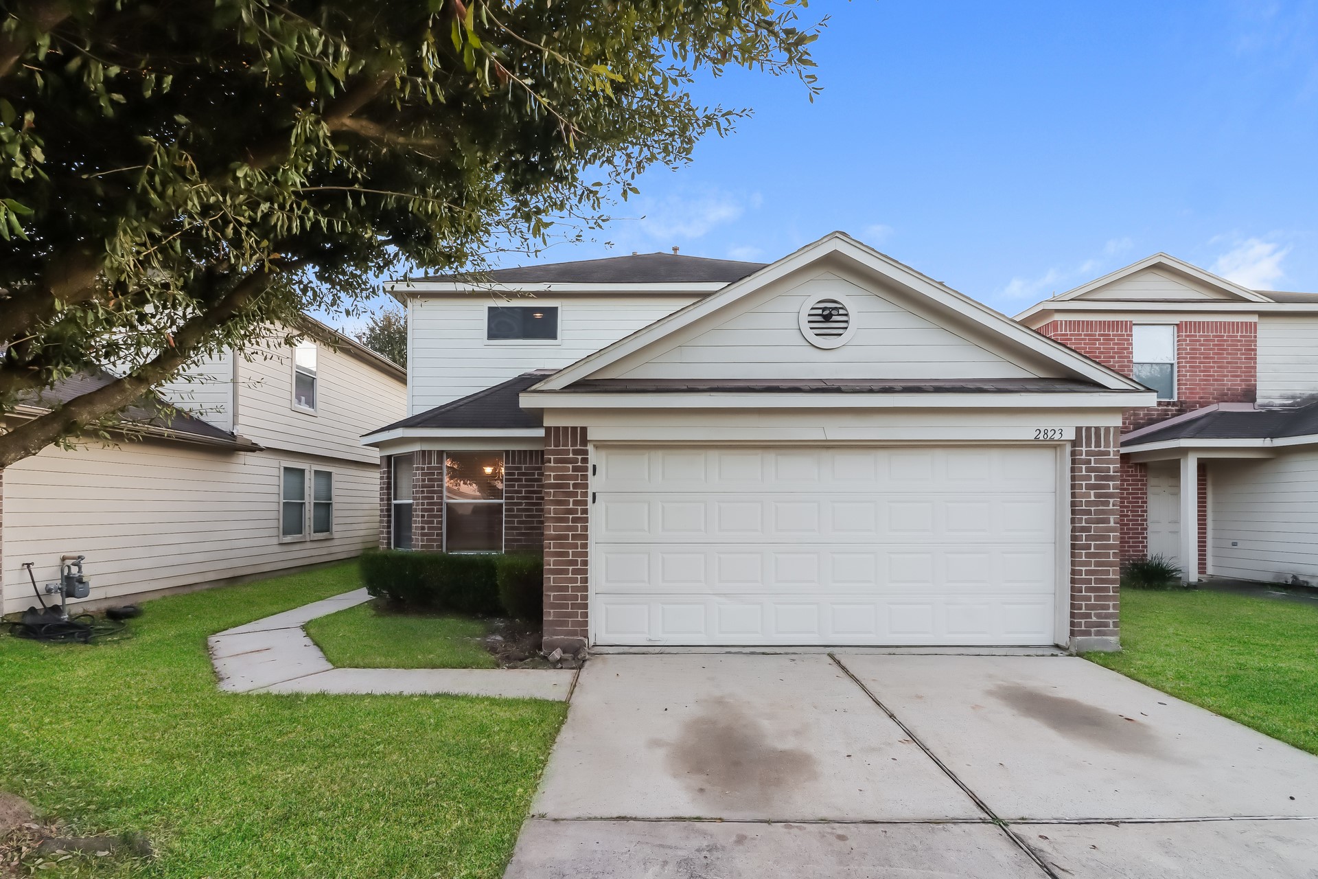 2823 Packard Elm Street Houston TX 77038